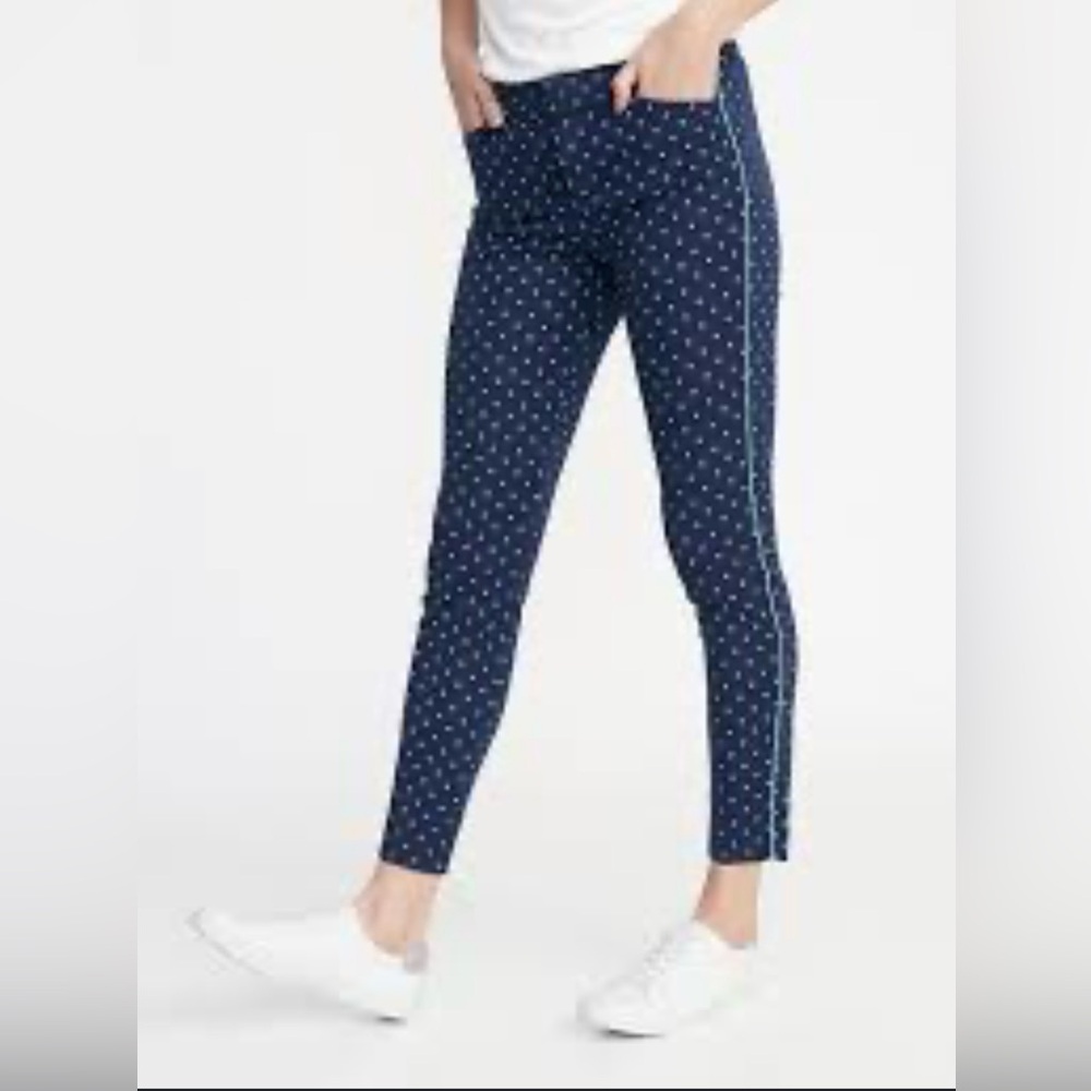 Never worn mid rise polka dot print pixie ankle length pants